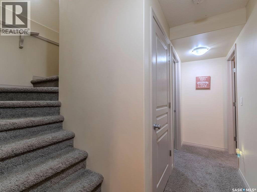 274 Ashworth CRESCENT - 43