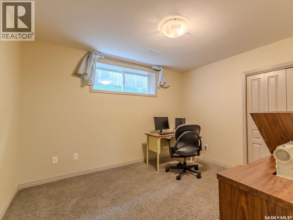 274 Ashworth CRESCENT - 45