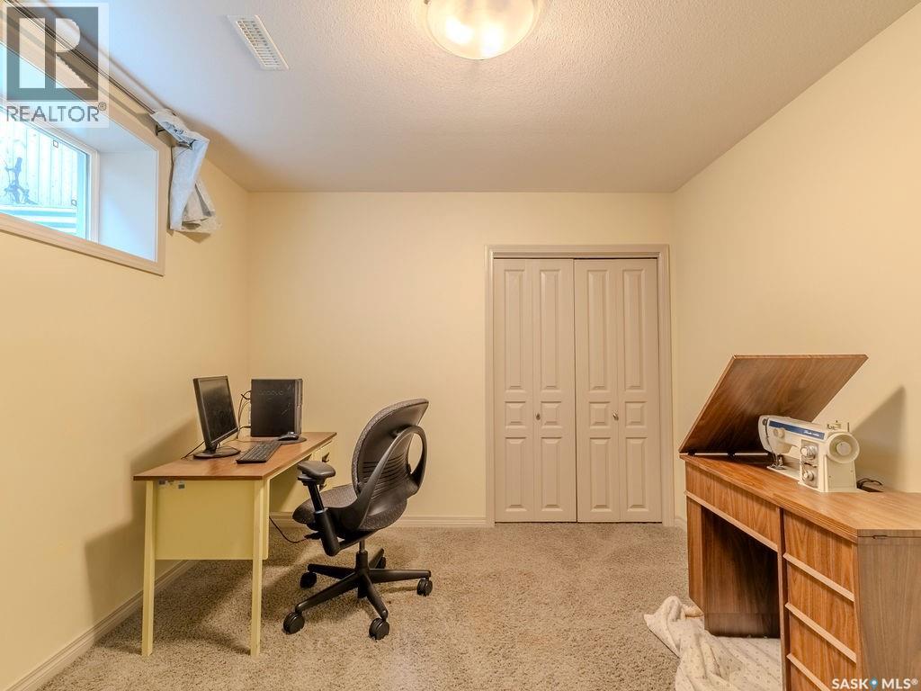 274 Ashworth CRESCENT - 46