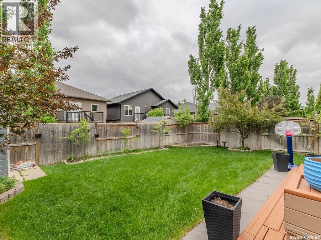 274 Ashworth CRESCENT - 50