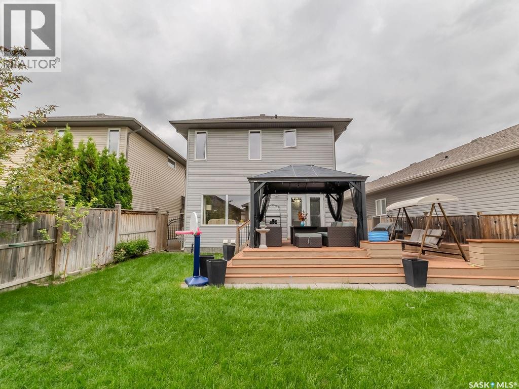 274 Ashworth CRESCENT - 52