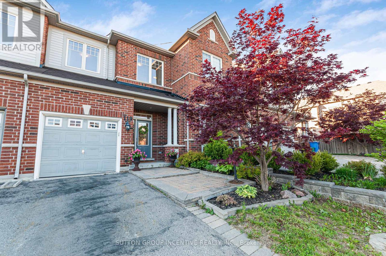 119 THATCHER CRESCENT - 2