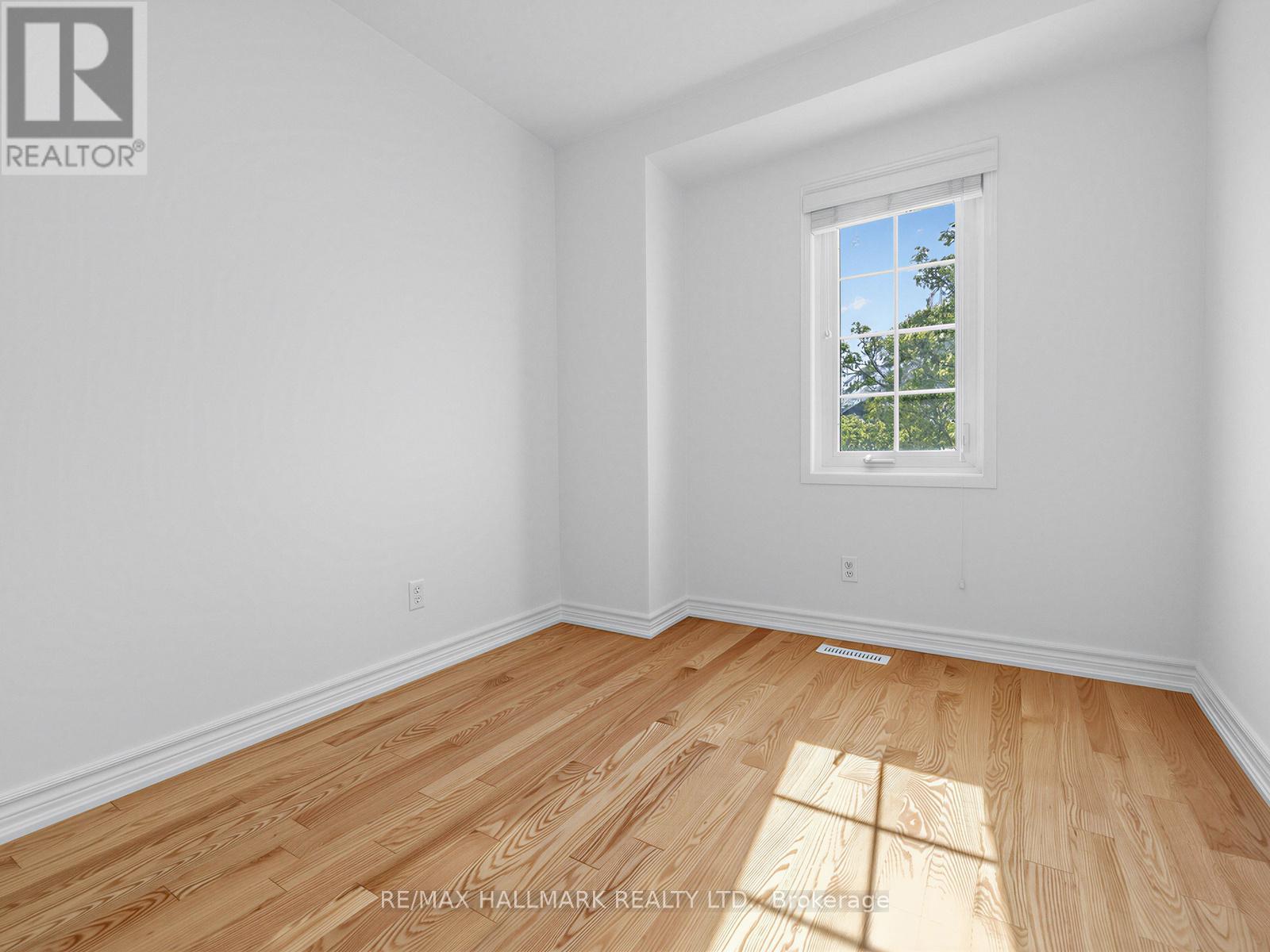 #15A 81 NORTHERN HEIGHTS DRIVE - 25