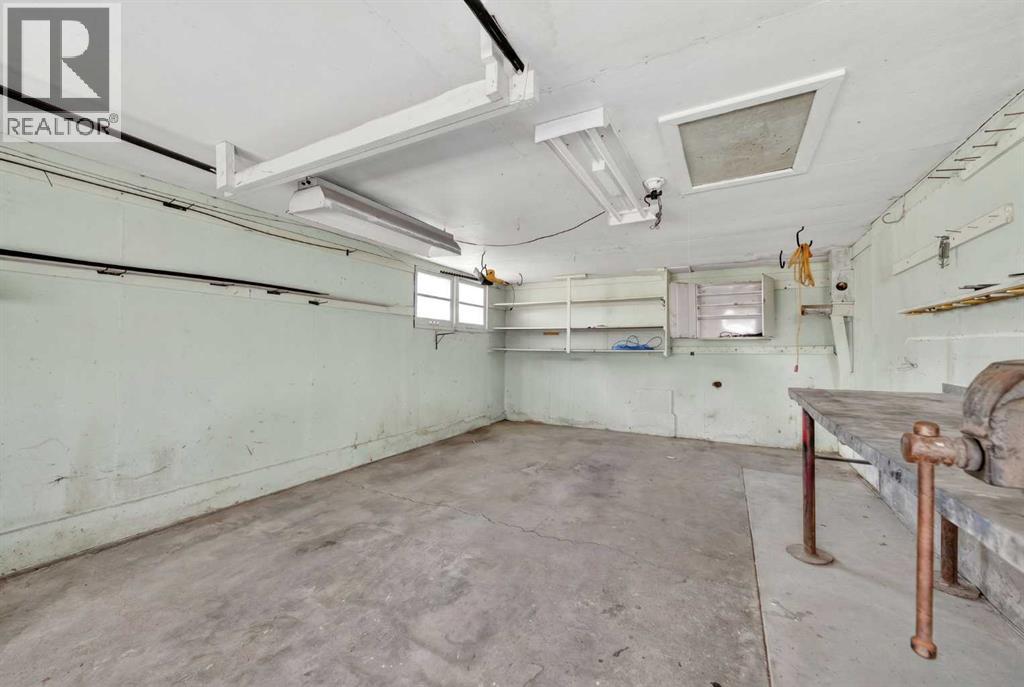 501 26 Street S - 36
