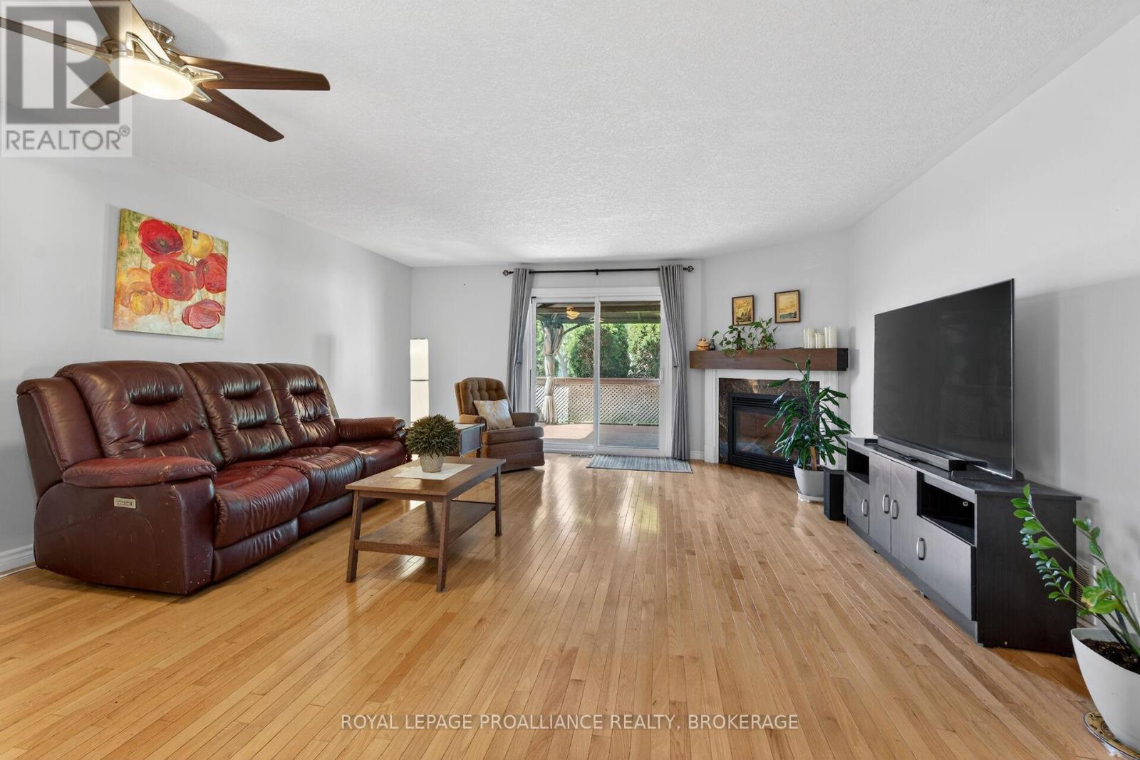 18 MCKEOWN CRESCENT - 10