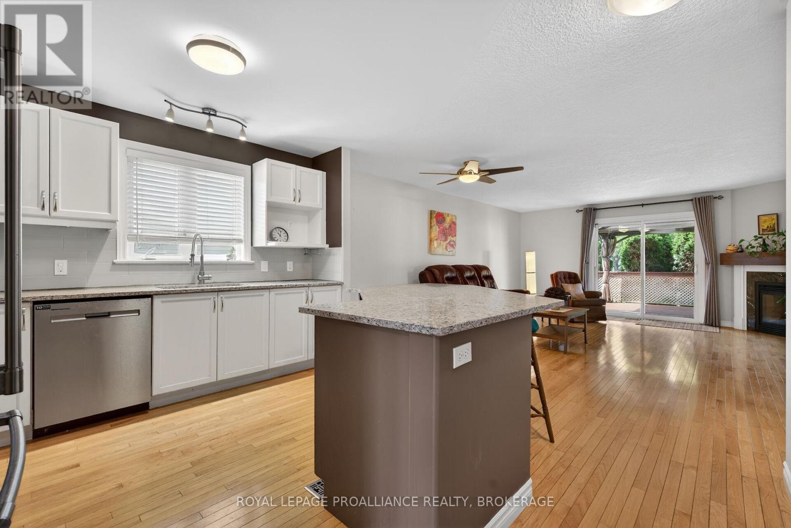 18 MCKEOWN CRESCENT - 11