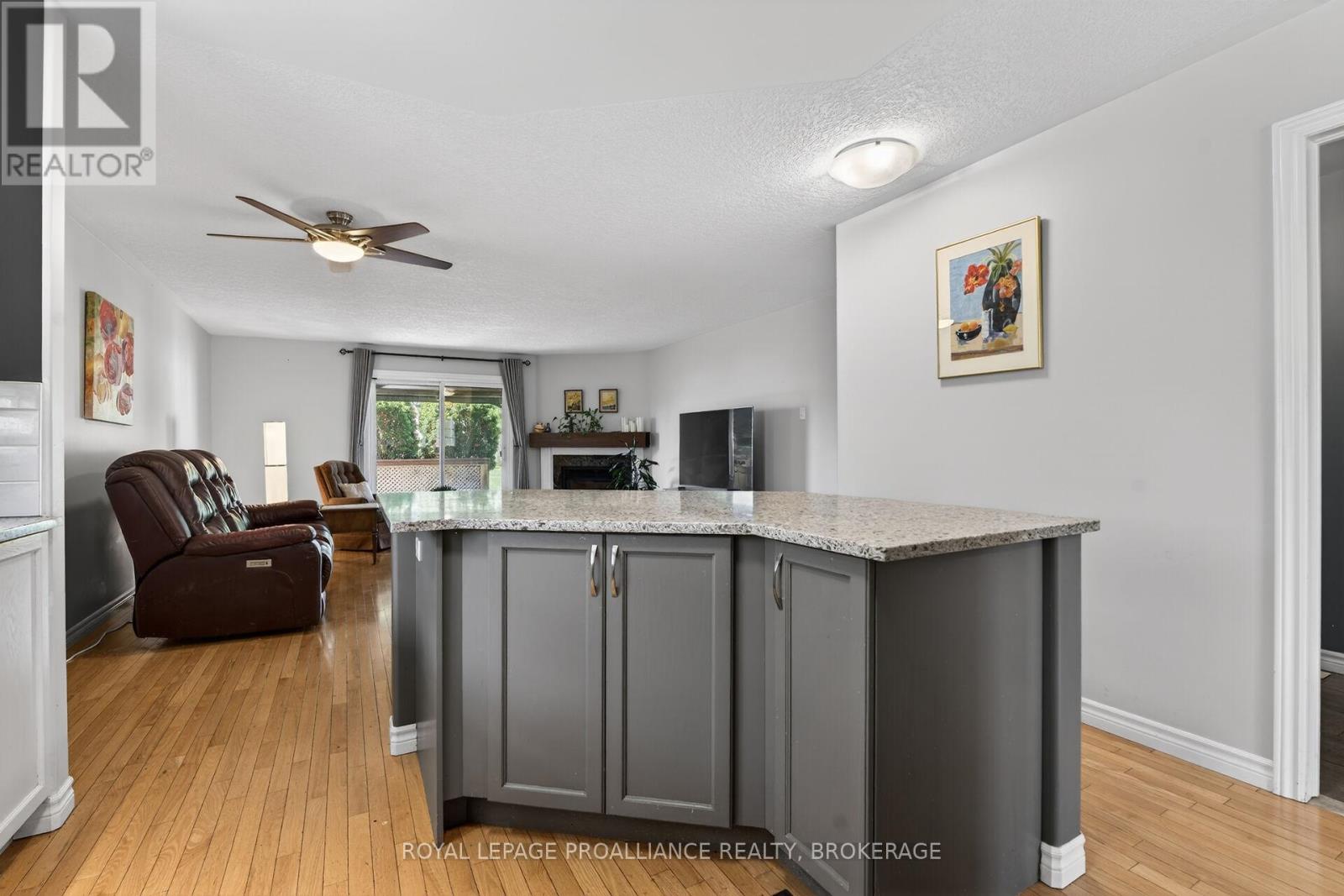 18 MCKEOWN CRESCENT - 16
