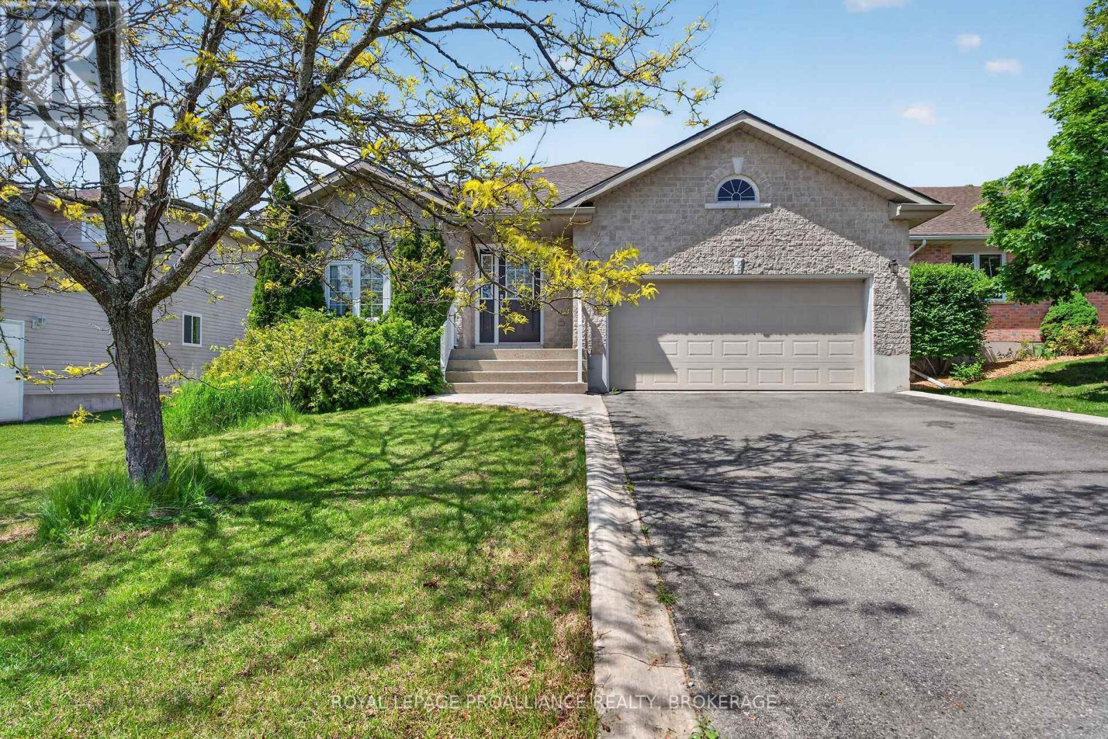 18 MCKEOWN CRESCENT - Image 2