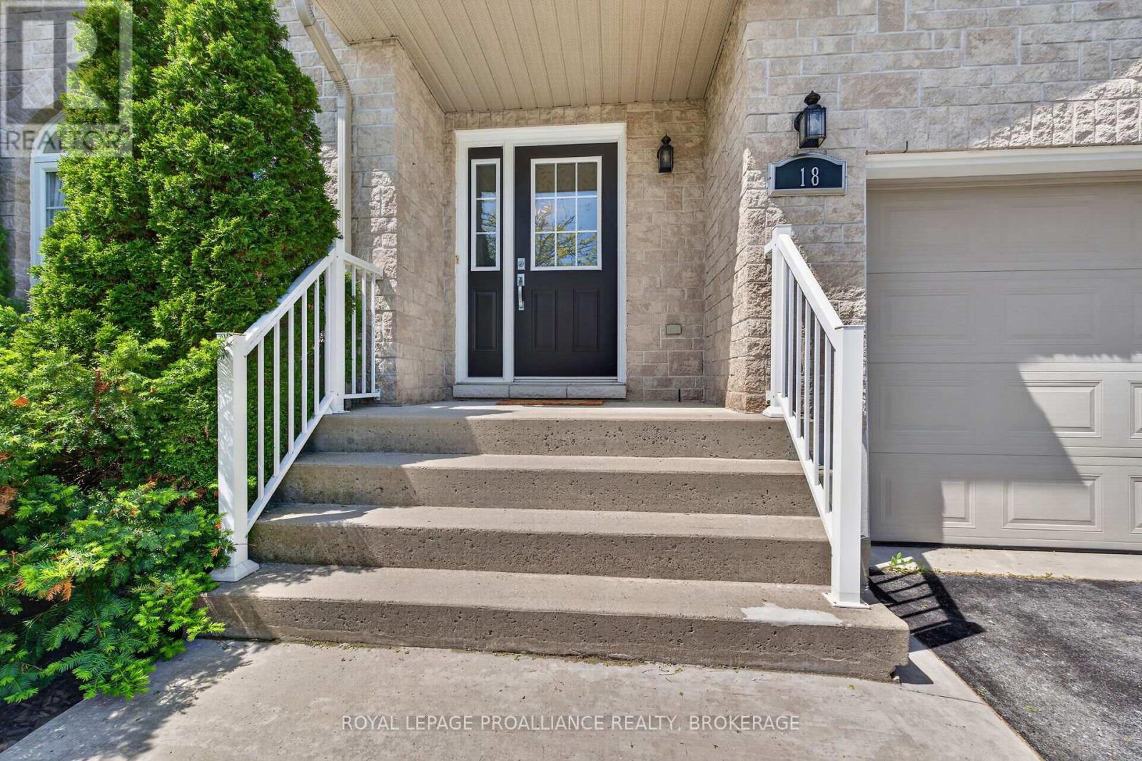 18 MCKEOWN CRESCENT - 4