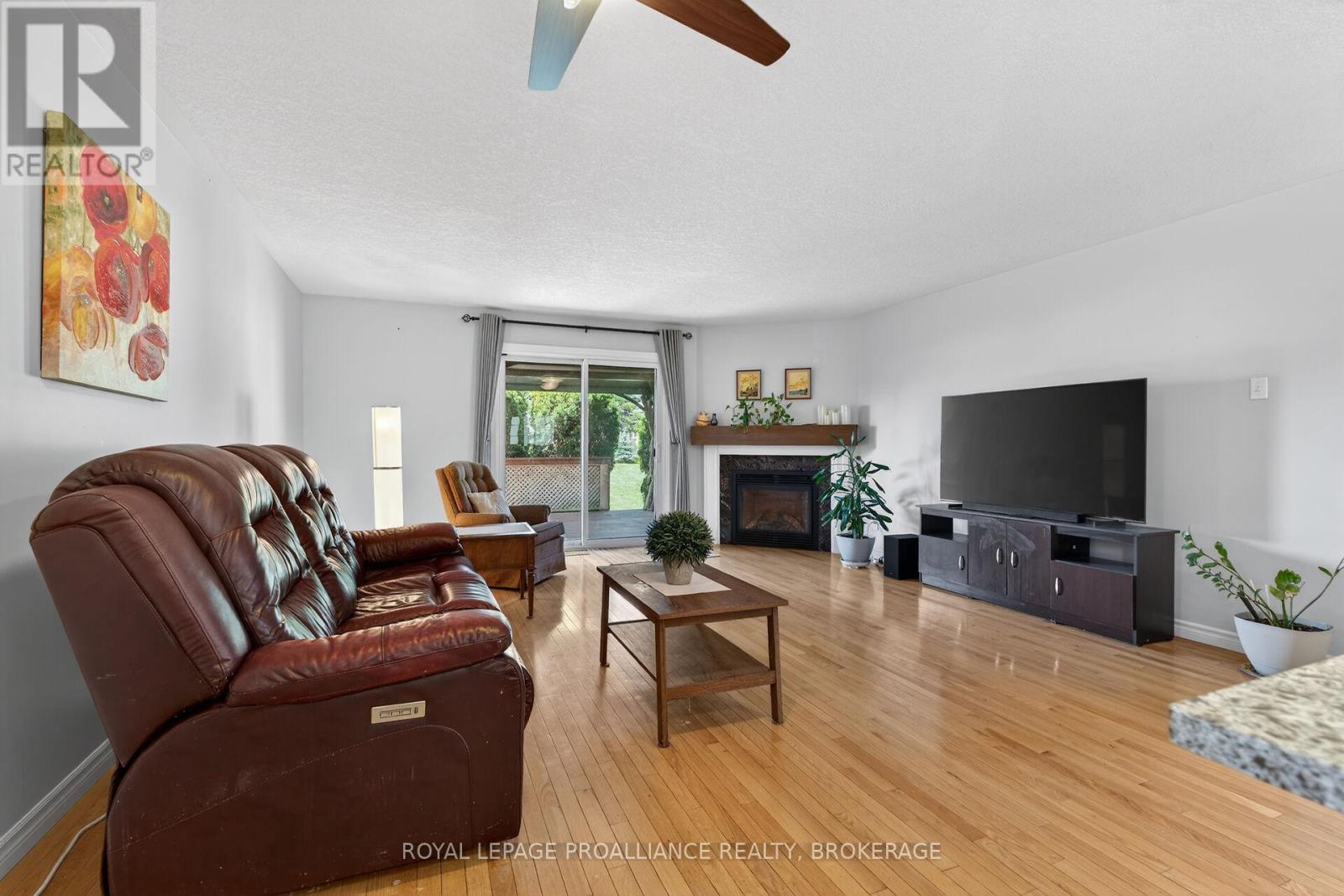 18 MCKEOWN CRESCENT - 8