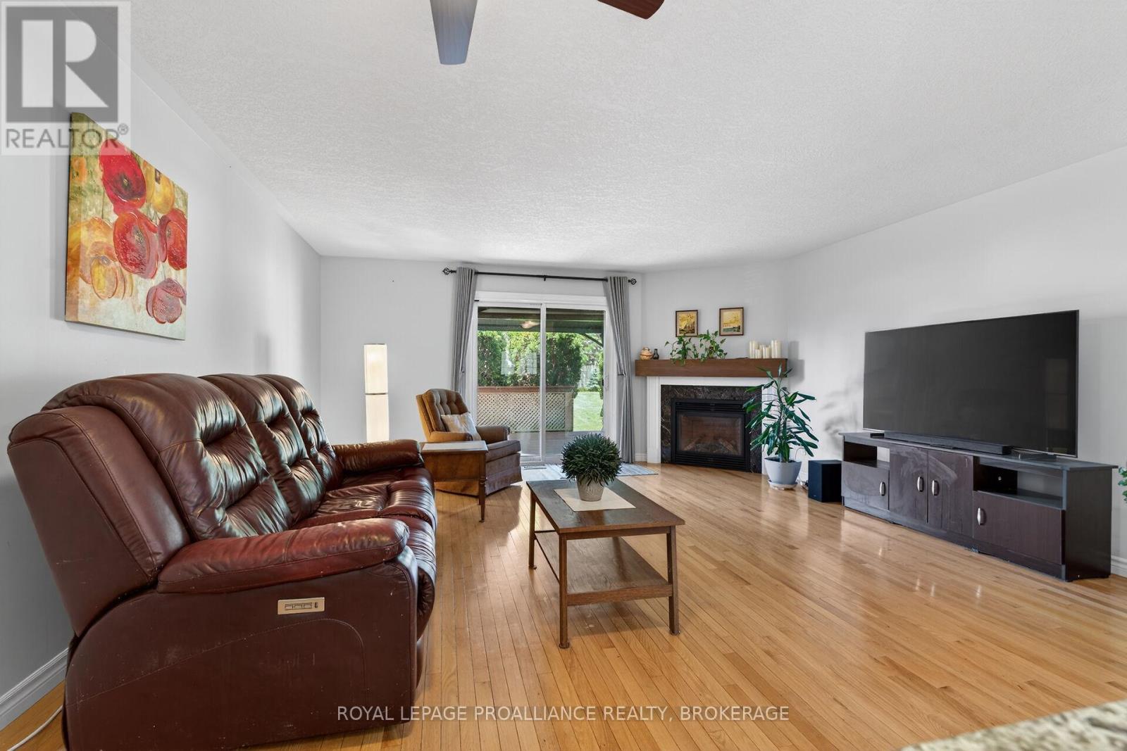 18 MCKEOWN CRESCENT - 9