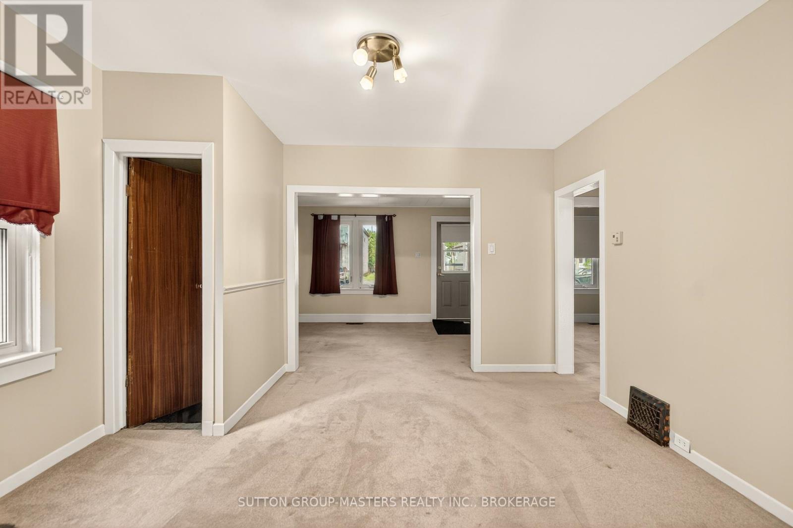 21 CONNAUGHT STREET - 10