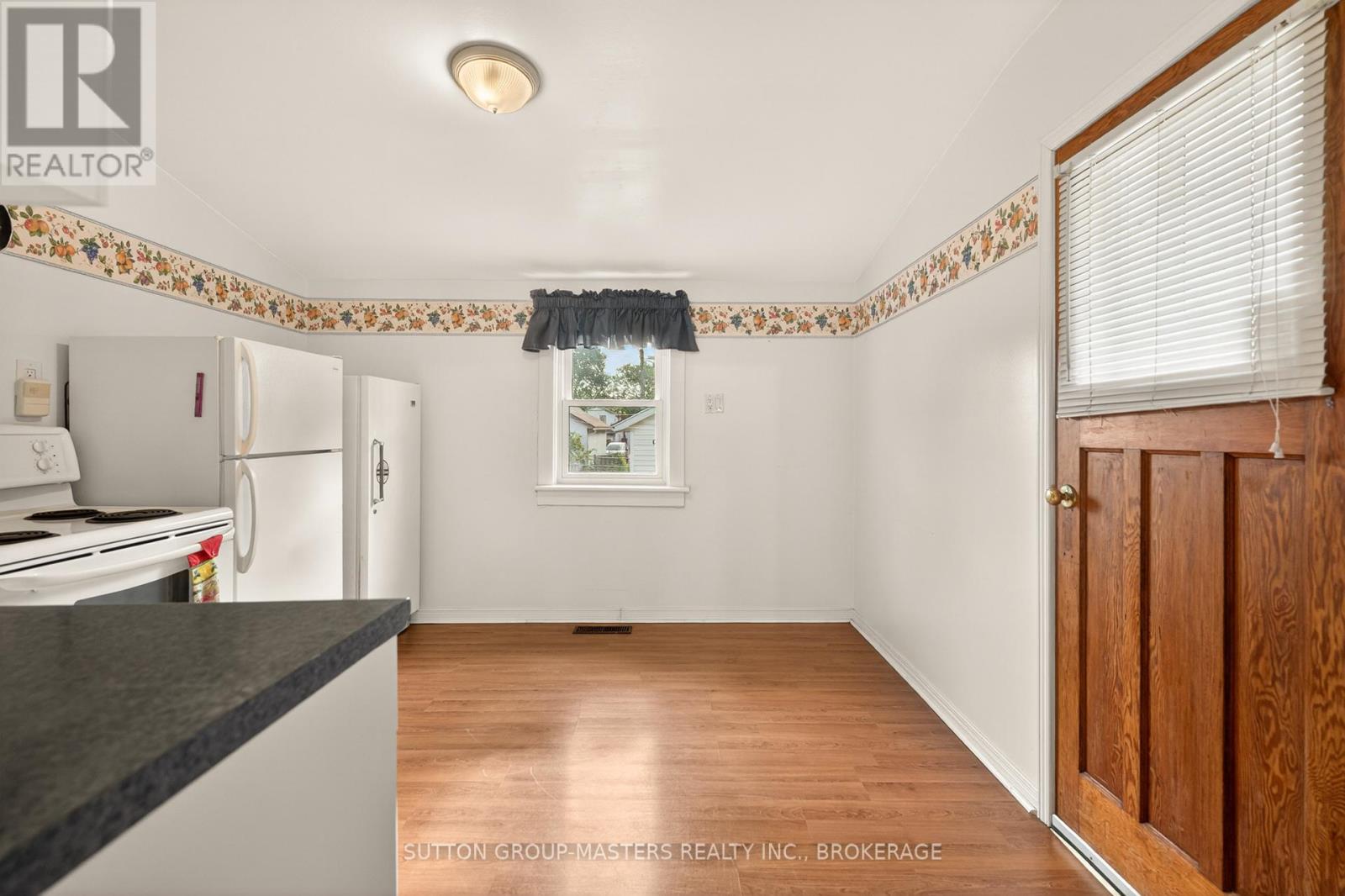 21 CONNAUGHT STREET - 11
