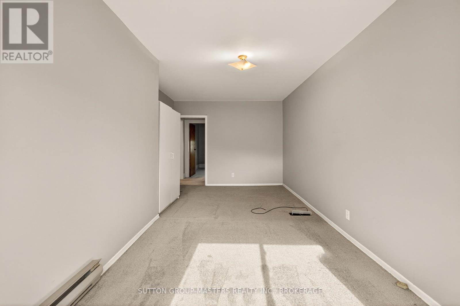 21 CONNAUGHT STREET - 19