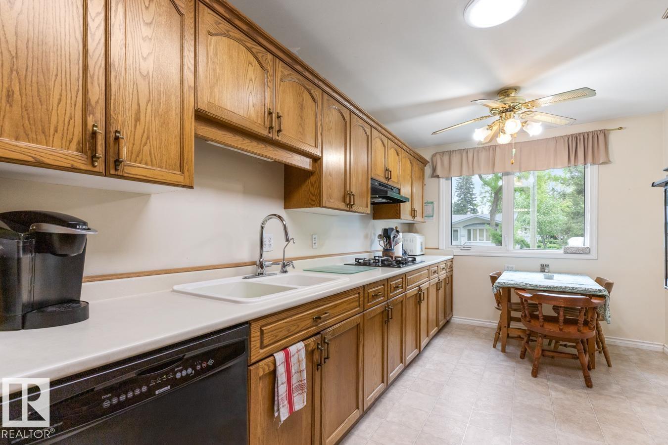 29 GREENVIEW CR — photo 10