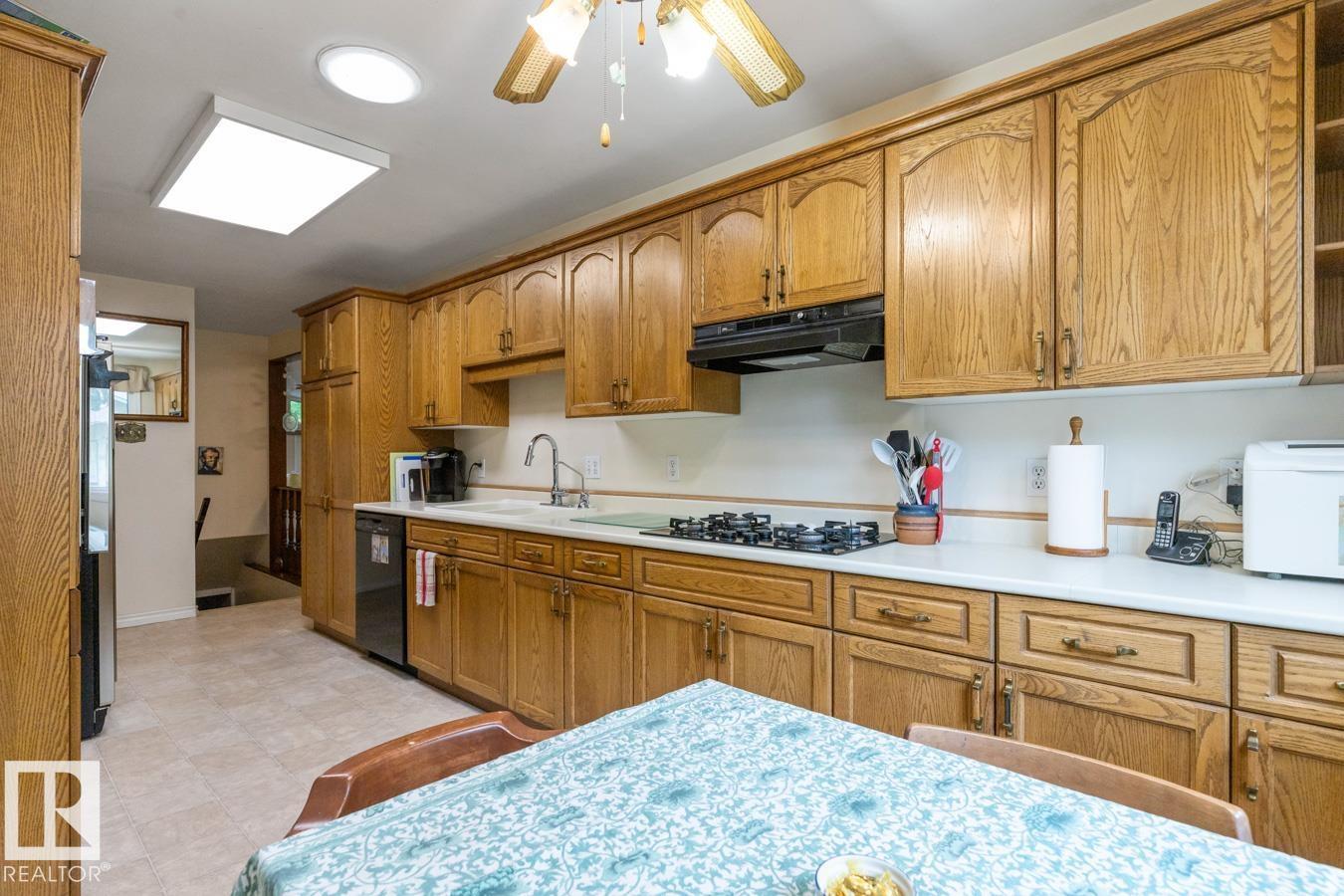 29 GREENVIEW CR — photo 12