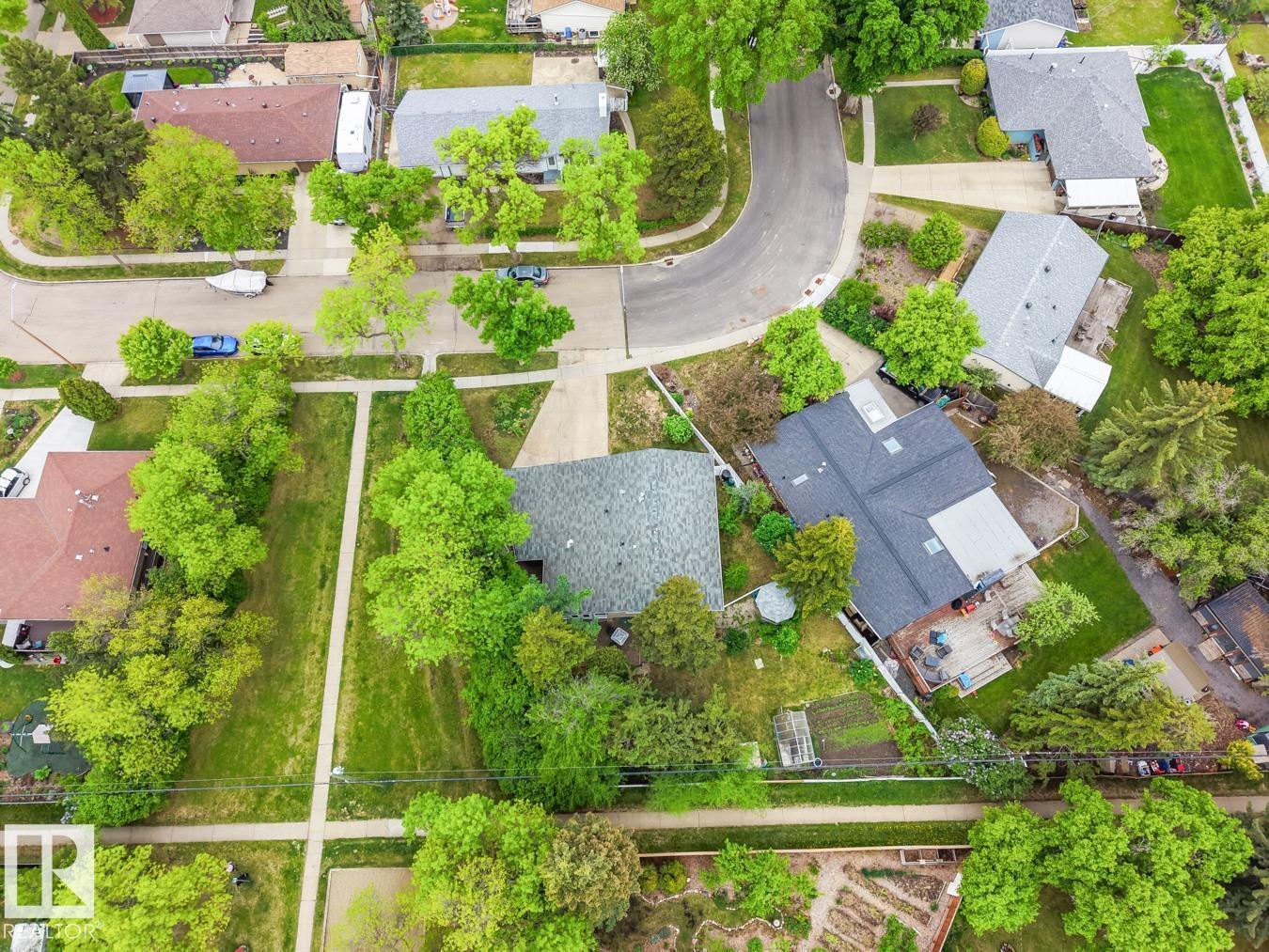 29 GREENVIEW CR — photo 36