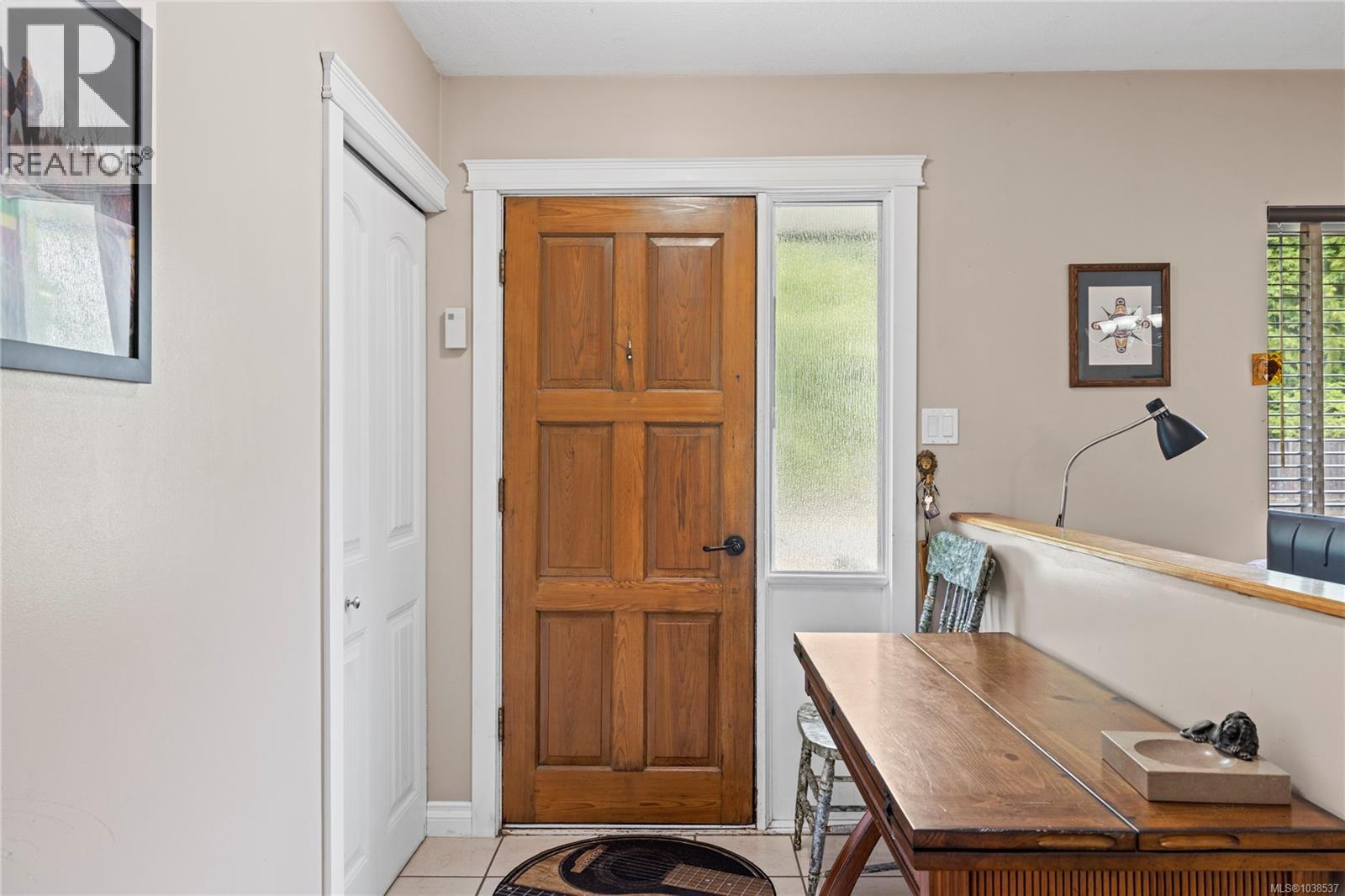 1524 Pacific Cres - 11