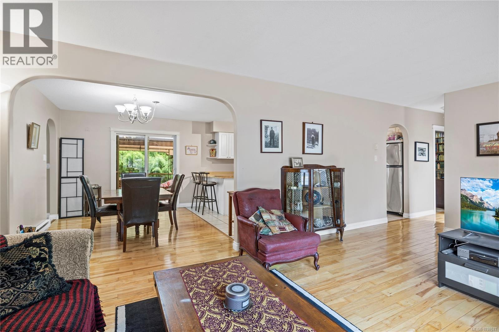 1524 Pacific Cres - 16