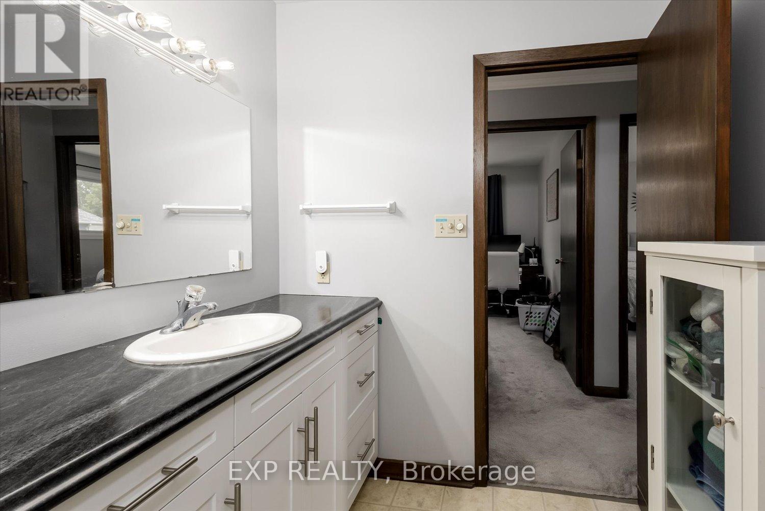 28 DENRICH AVENUE - 21