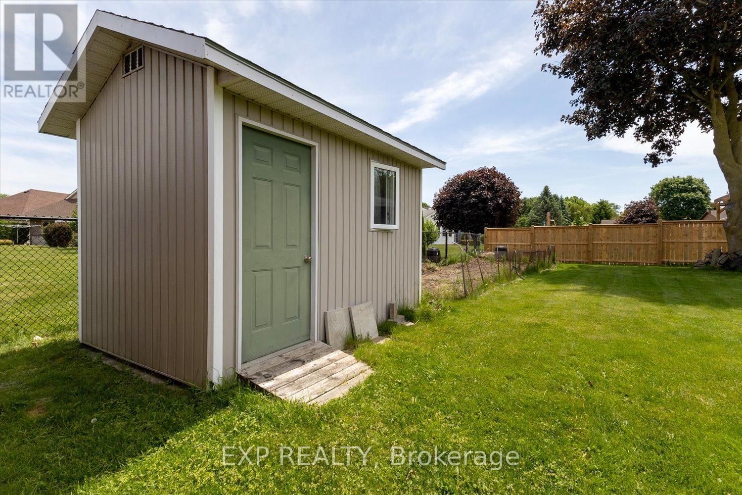 28 DENRICH AVENUE - 32