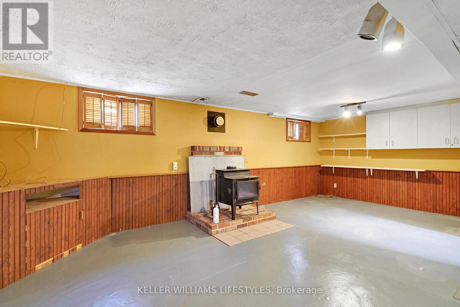 50 THOMAS JANES DRIVE - 23