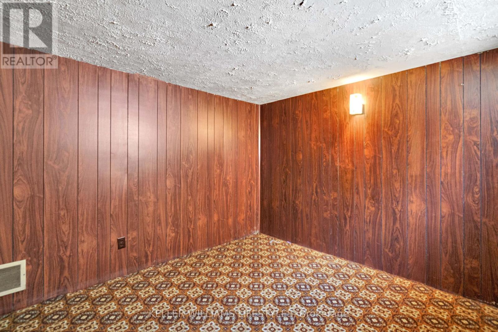 50 THOMAS JANES DRIVE - 26