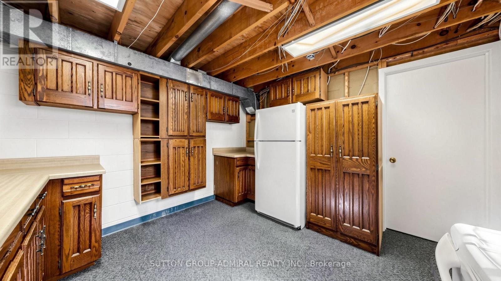 7 GRANADA COURT - 47