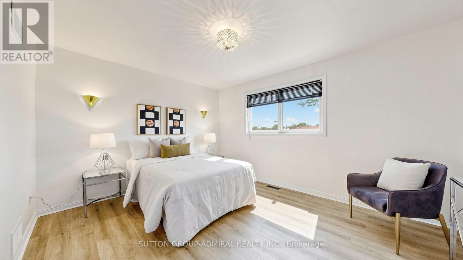 7 GRANADA COURT - 40