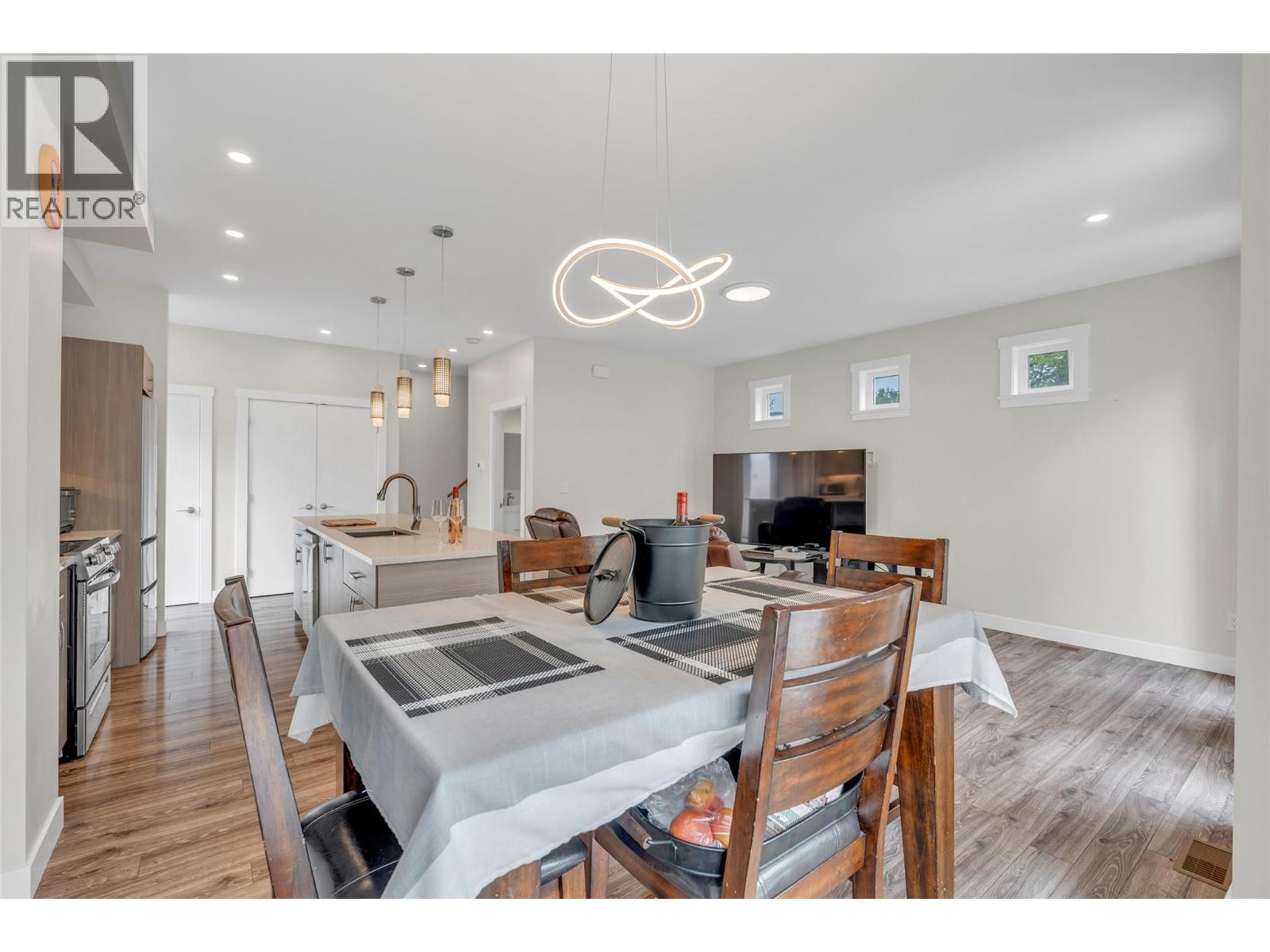 #102 436 Pickering Street - 12