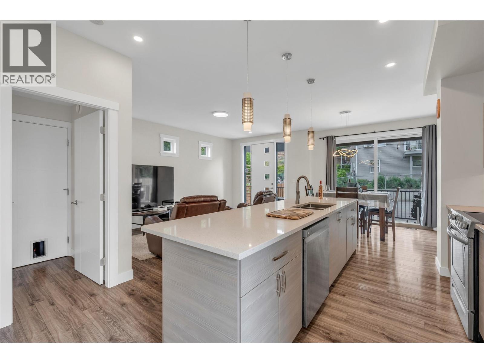 #102 436 Pickering Street - 14