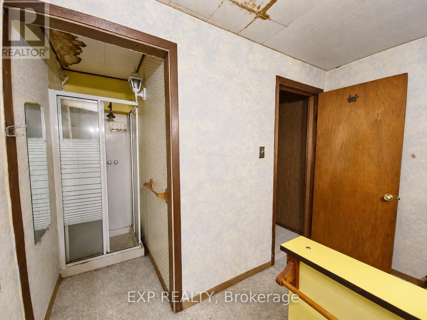 3226 PINE AVENUE - 12