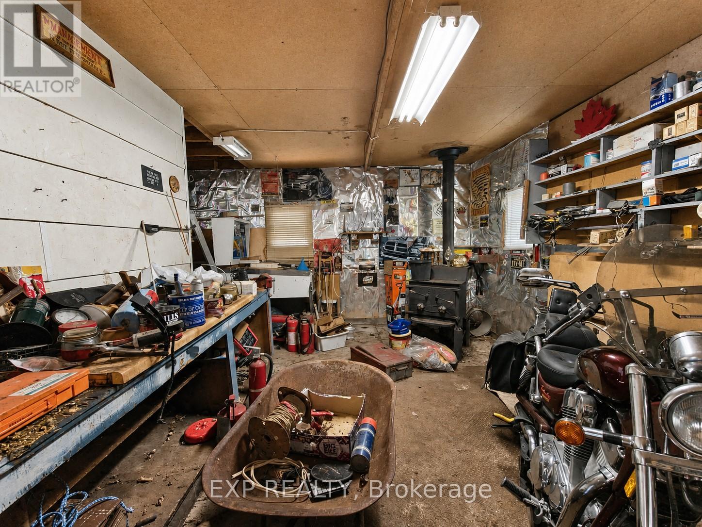 3226 PINE AVENUE - 21