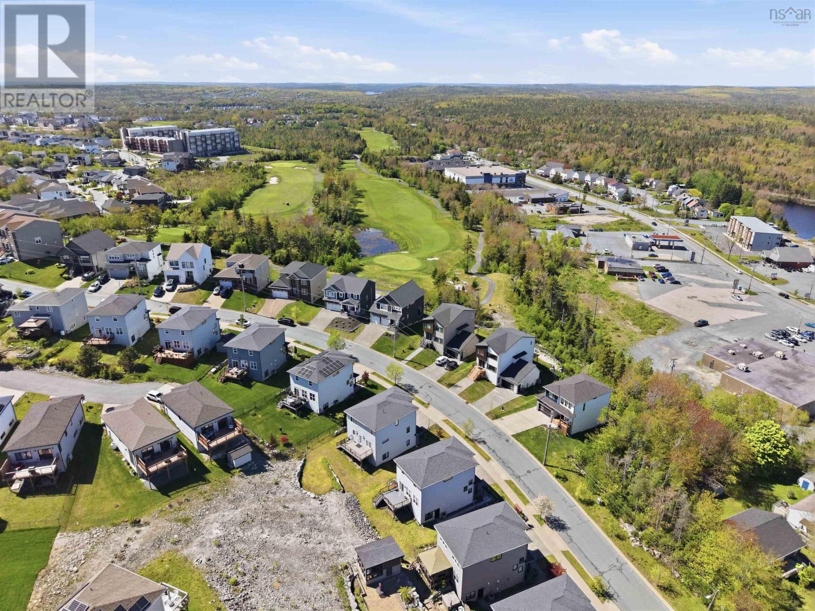 61 Maple Grove Avenue, Brunello Estates - 43