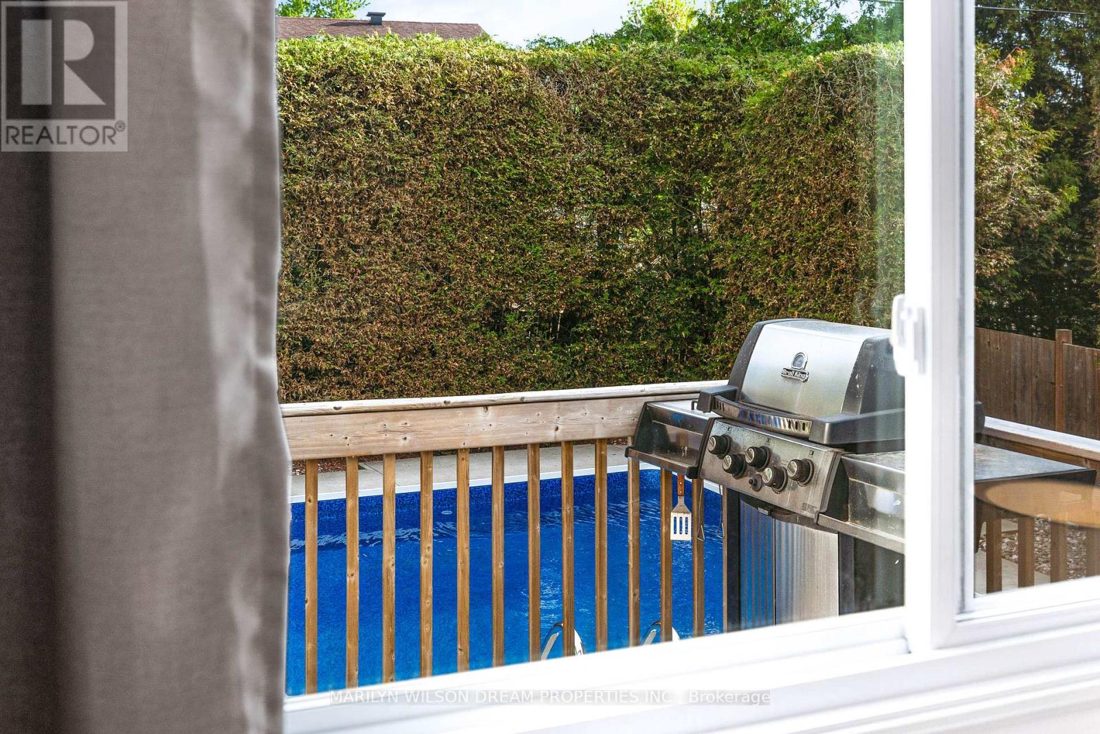 20 COOLBROOK CRESCENT - 16