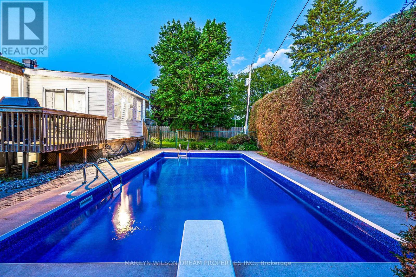 20 COOLBROOK CRESCENT - 30