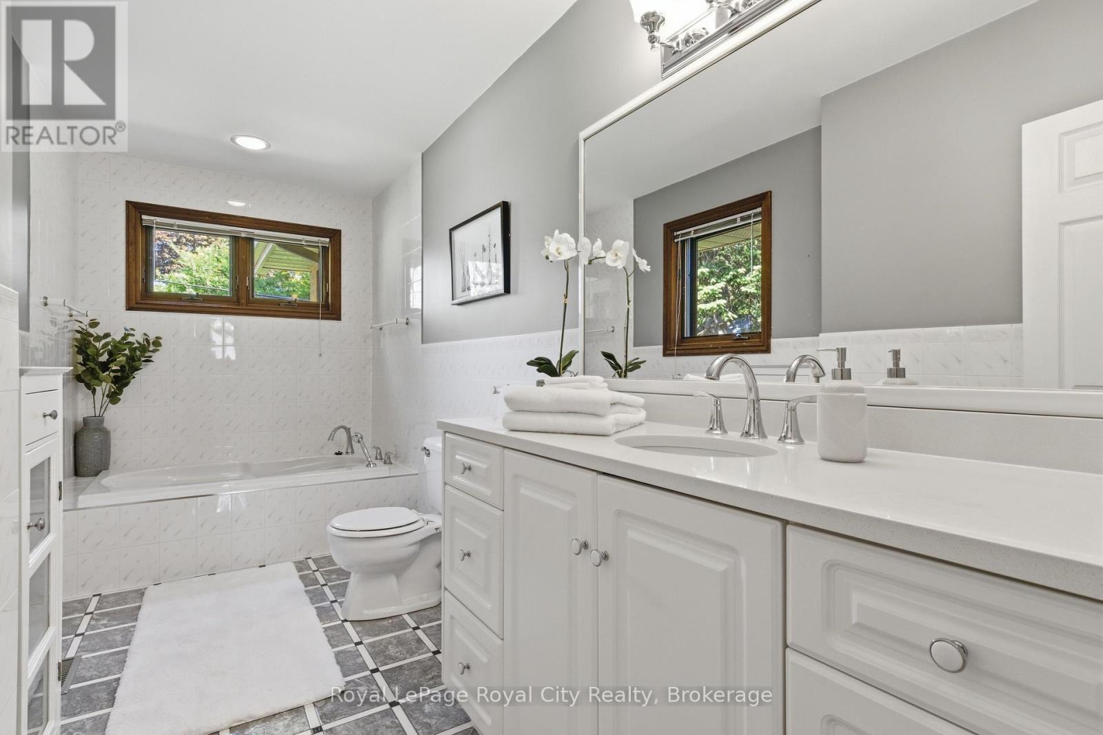 92 DEAN AVENUE - 29