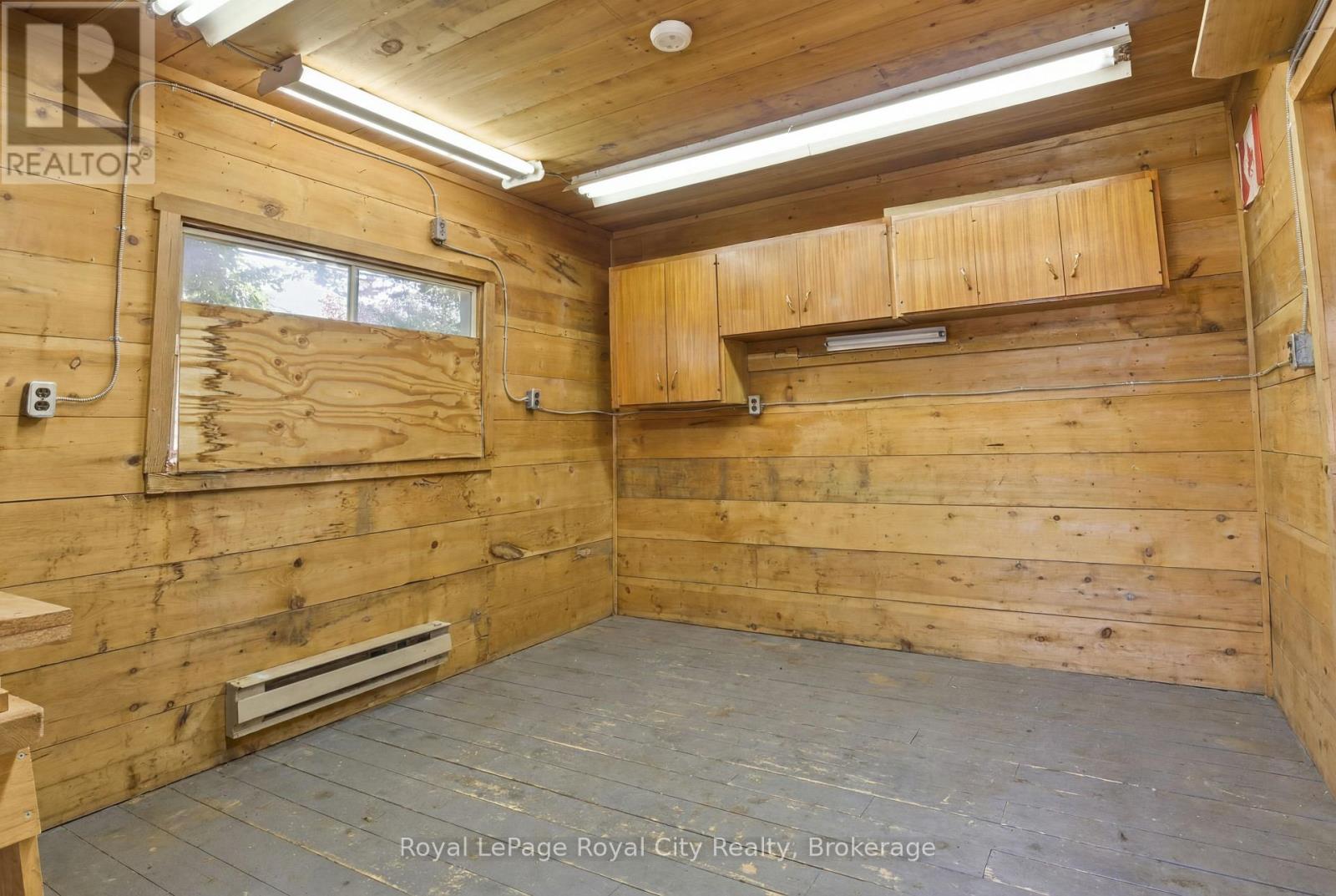 92 DEAN AVENUE - 42
