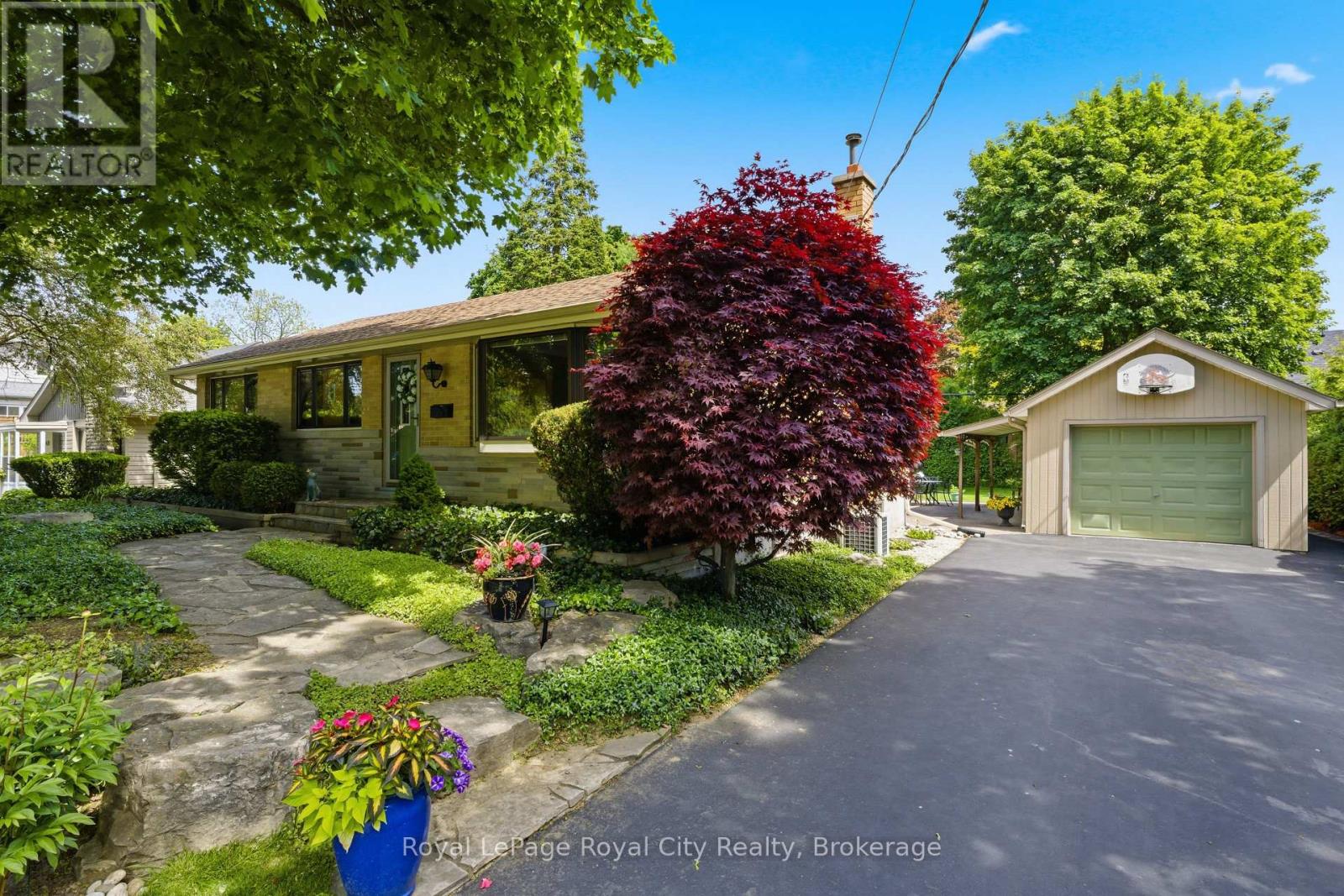 92 DEAN AVENUE - 3