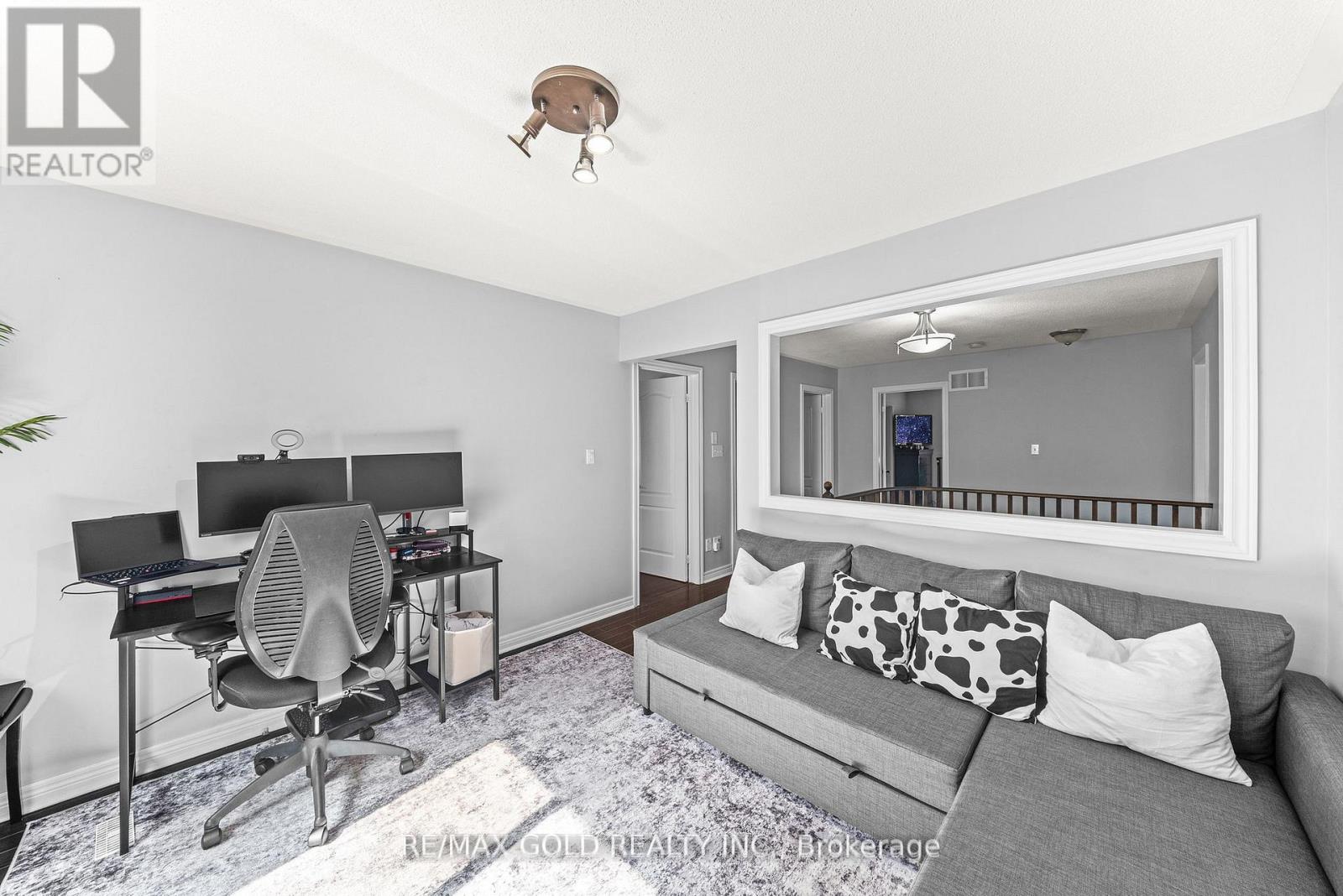 3 POWELL DRIVE - 33