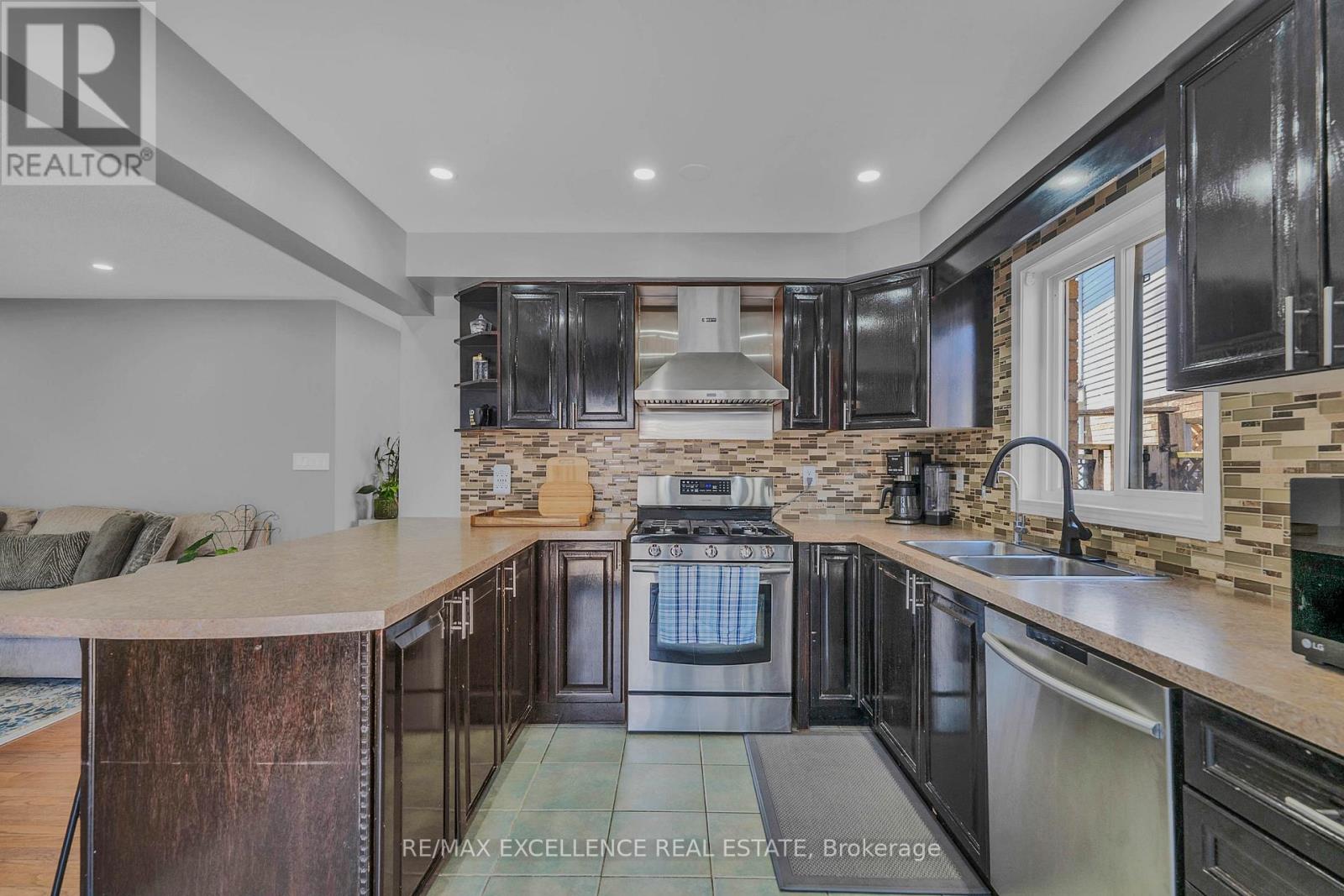 9 VIRTUES AVENUE - 21
