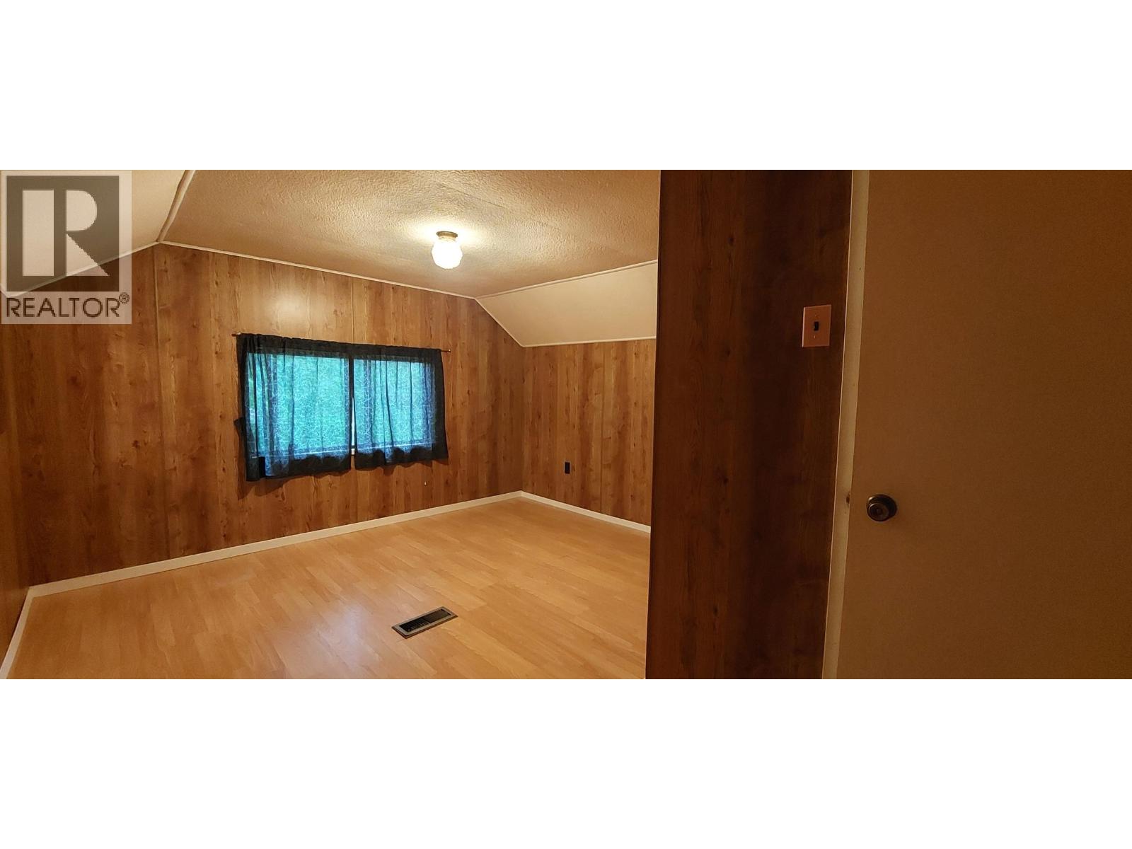 1600 MACKENZIE 20 HIGHWAY - 19
