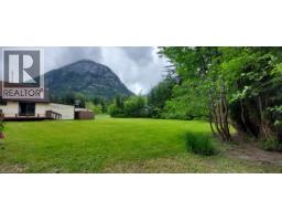 1600 Mackenzie 20 Highway, Hagensborg, BC V0T1H0 Photo 19
