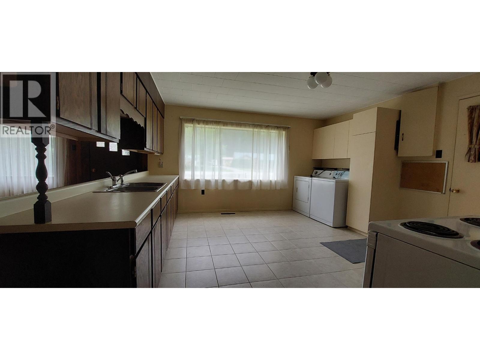 1600 MACKENZIE 20 HIGHWAY - 10