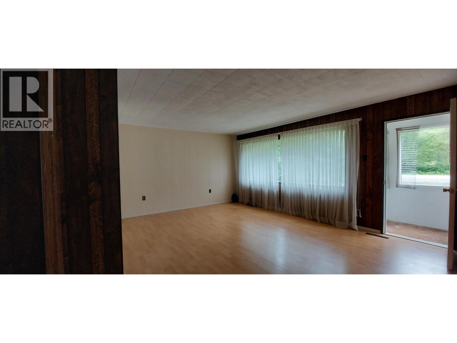 1600 MACKENZIE 20 HIGHWAY - 13