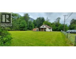 1600 Mackenzie 20 Highway, Hagensborg, BC V0T1H0 Photo 12