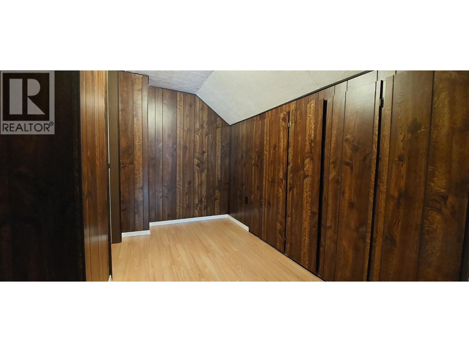 1600 MACKENZIE 20 HIGHWAY - 22