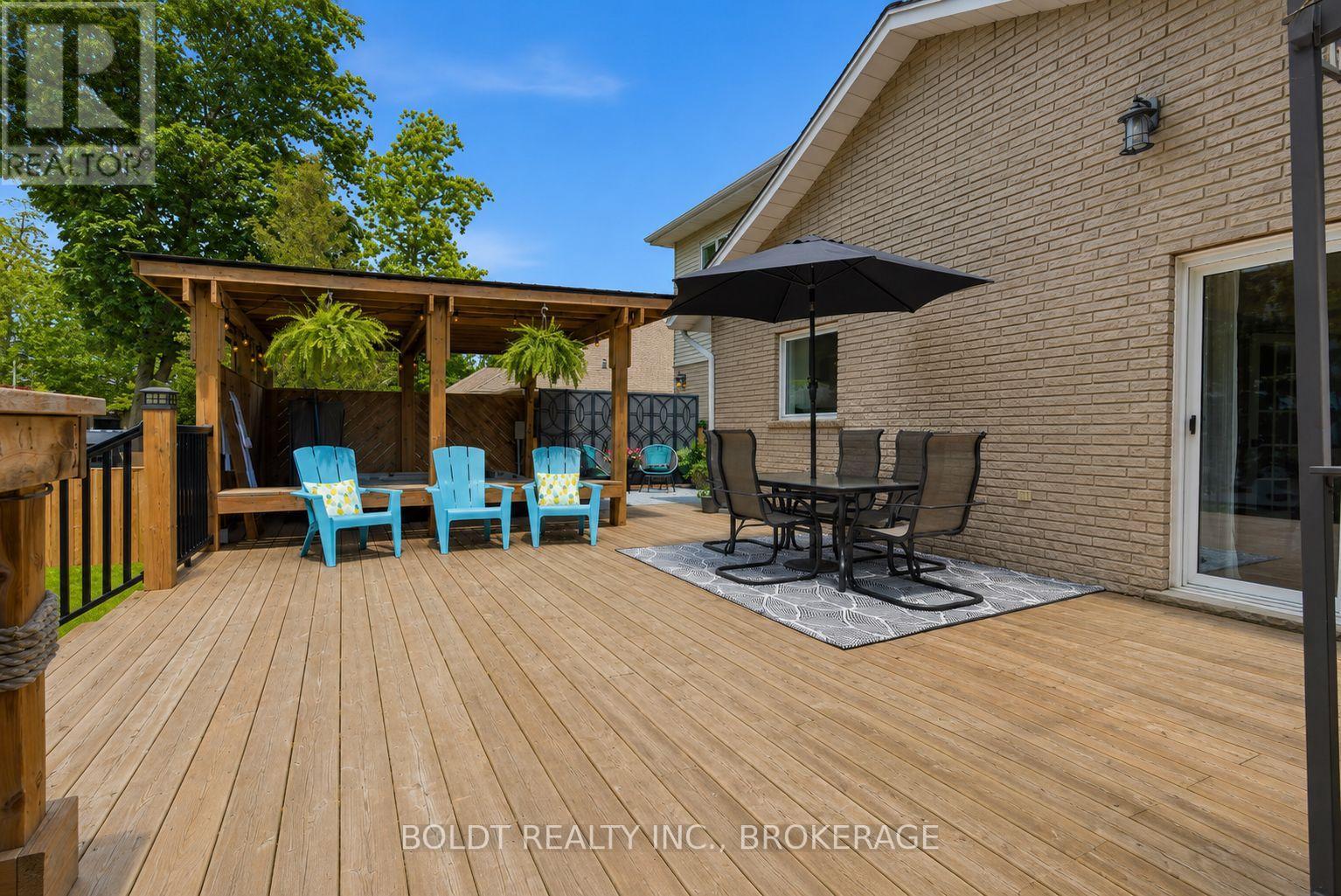 10 WESTWOOD DRIVE - 43