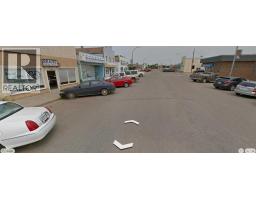 208 Main Street, Oyen — photo 2