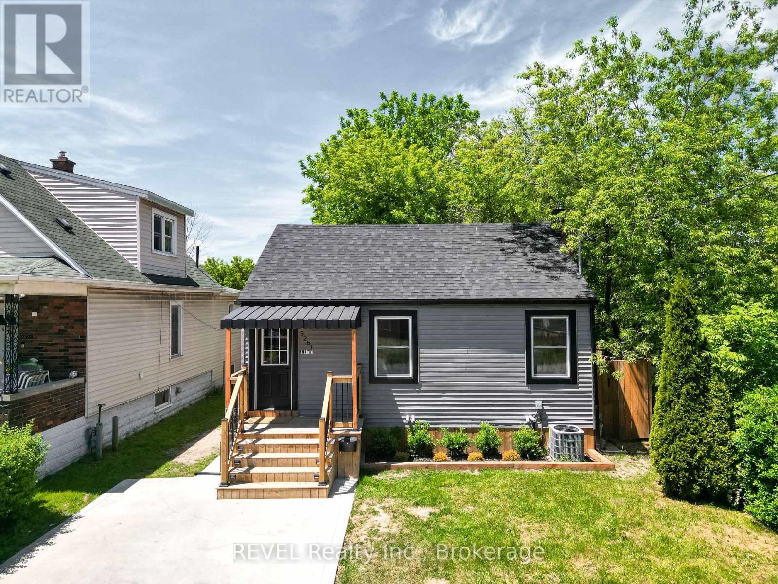 5261 BUCHANAN AVENUE - 1